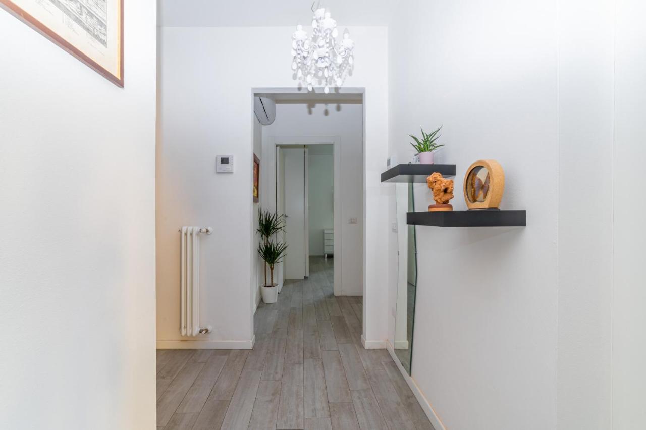 Parma Residential Apartment Con Balcone Exterior photo